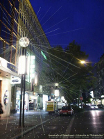 [ Hansastrasse mit Spiegelkugeln >>>]